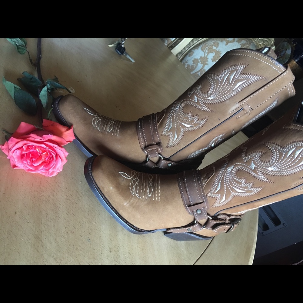 Beautiful western boots high quality